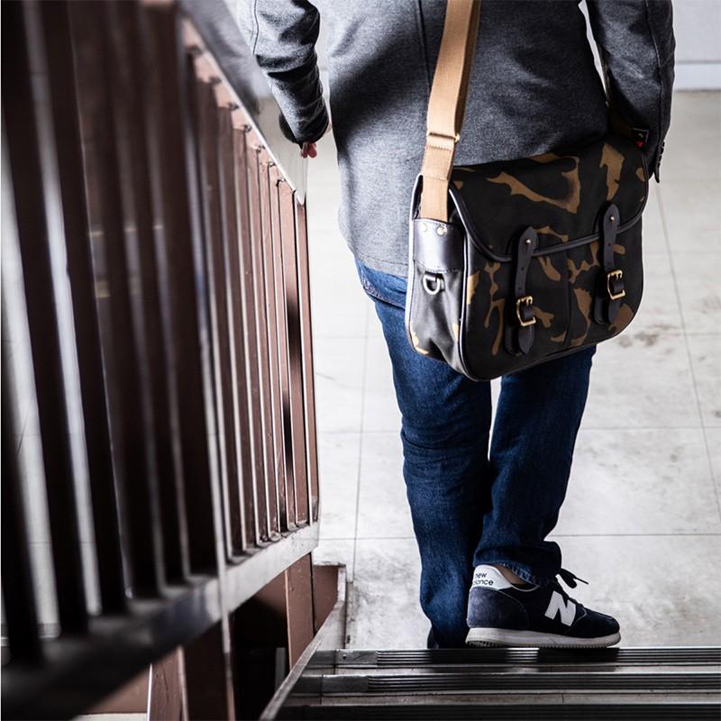 ショルダーバッグ メンズ 斜めがけ 迷彩柄 帆布 大容量 ブランド