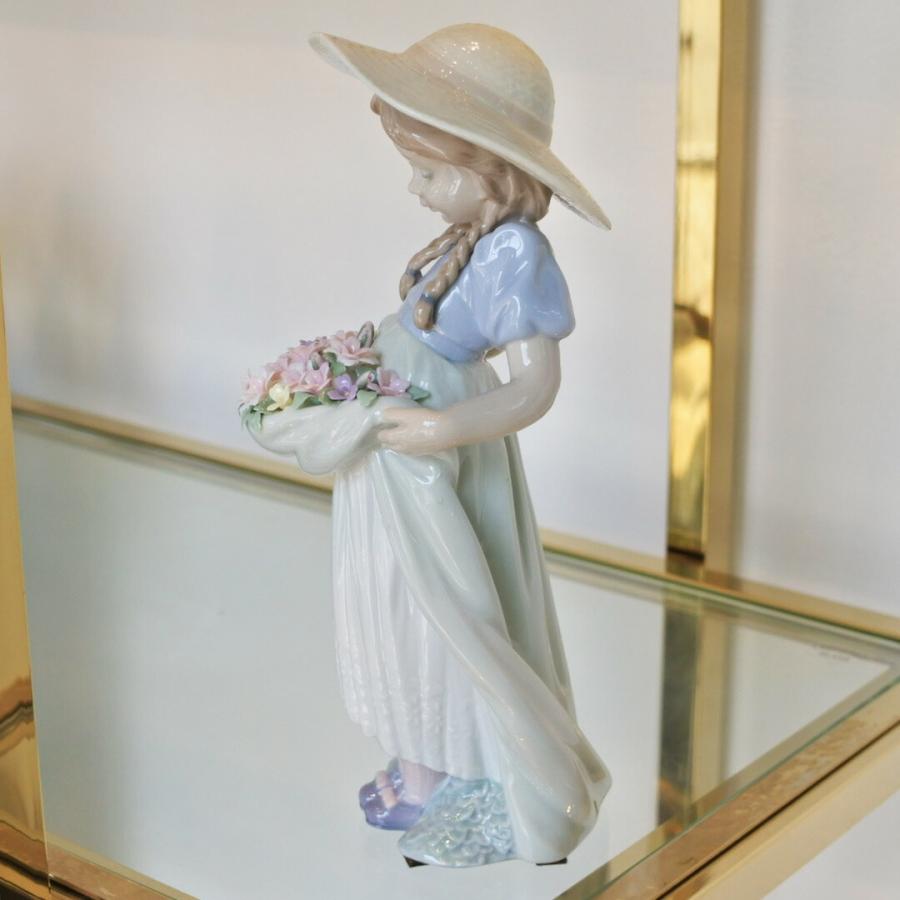 LLADRO（リヤドロ） 正規販売店 たくさん摘めたよ！ SKU01006756