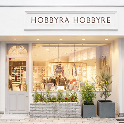 クロスステッチフレーム＜私のアトリエ＞ | リバティ 生地、編み物