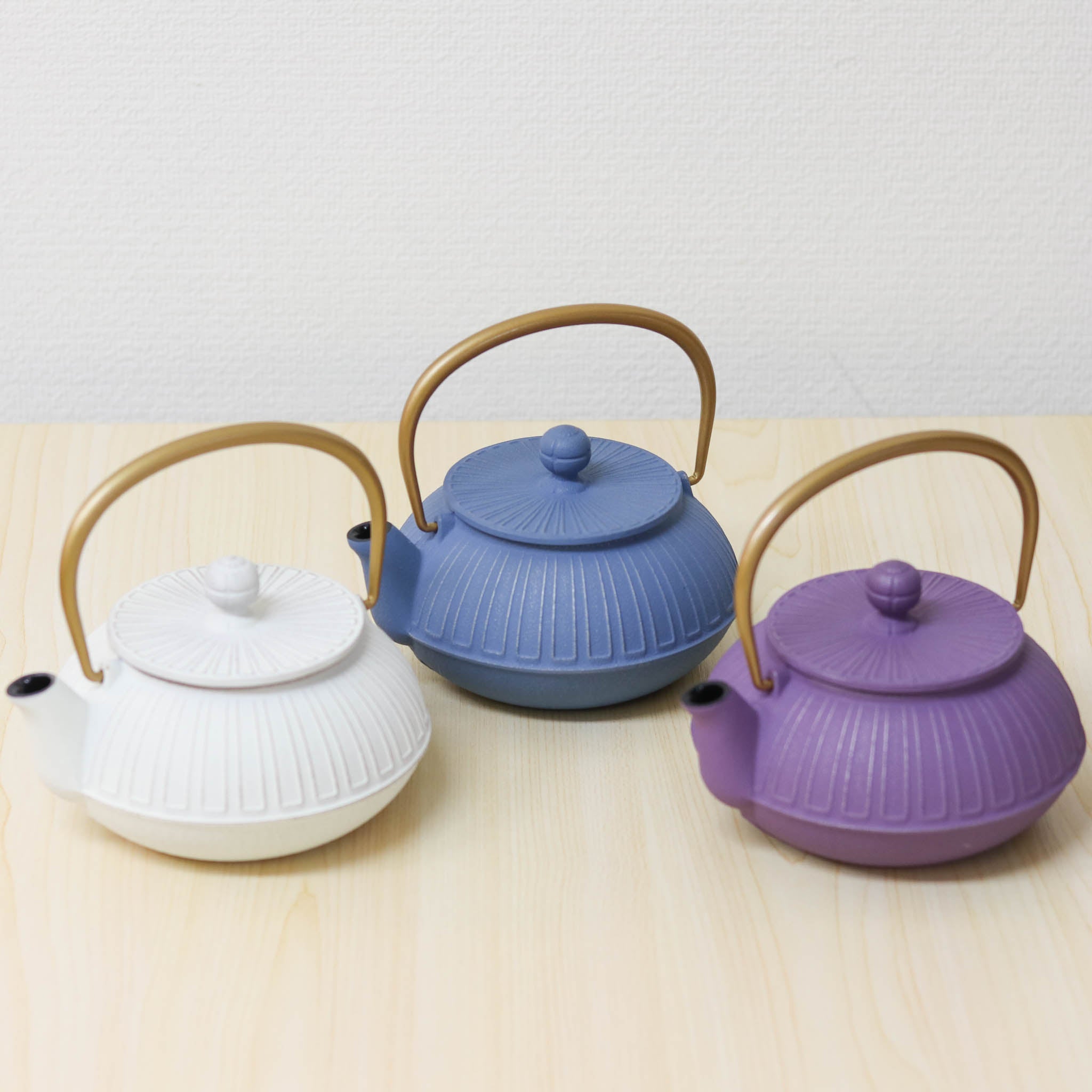 南部鉄器 急須 | 菊 0.65L | 金・麻色 | 岩鋳