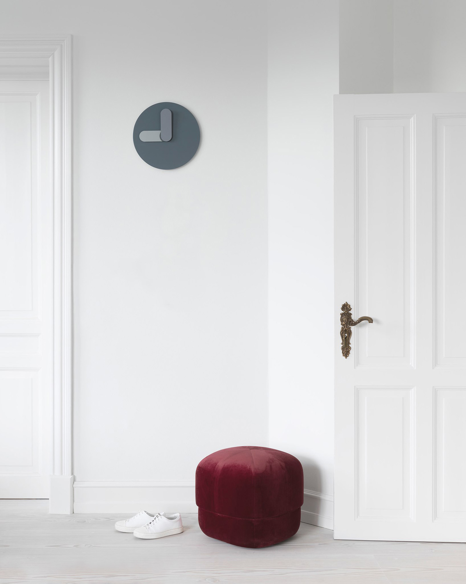 Bold Wall Clock (2015) - Jonas Wagell Design & Architecture