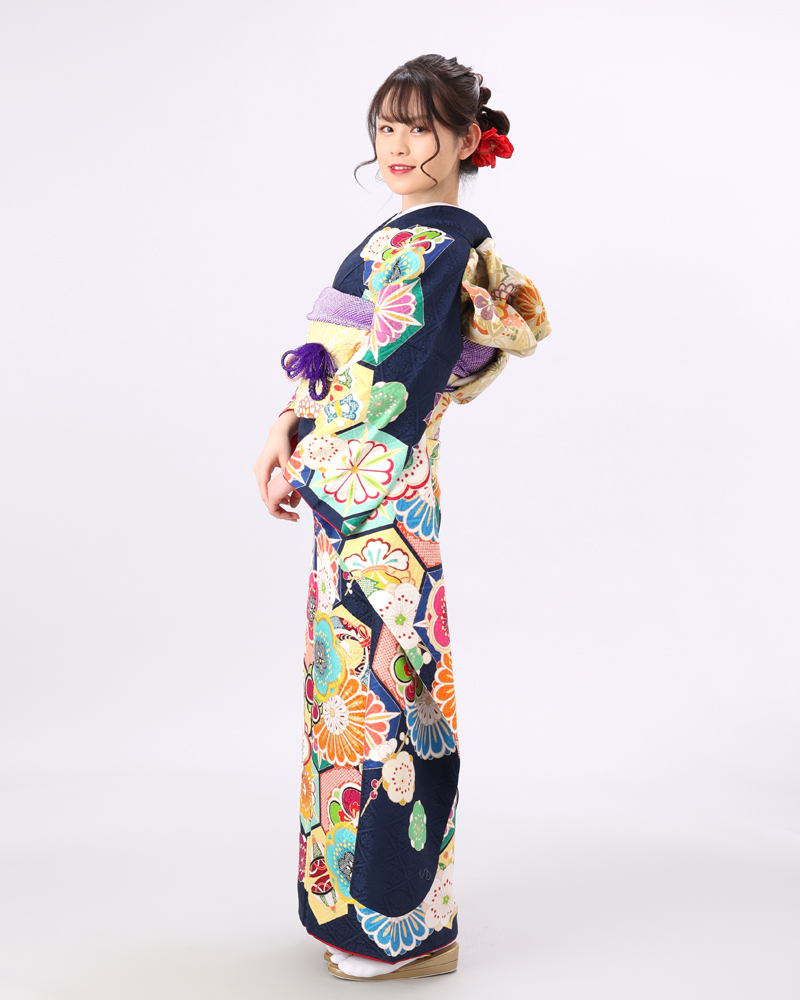 おめでたい亀甲柄にカラフルな梅や菊に宝尽くし | 着物ネット通販