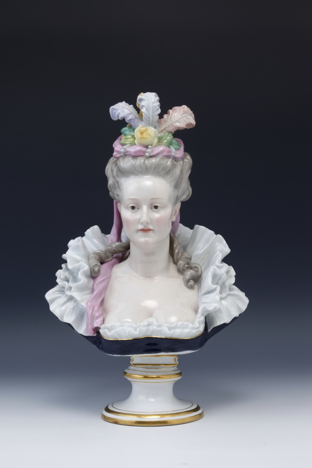 マリーアントワネット胸像 | 西洋骨董陶磁器専門店 ロムドシン