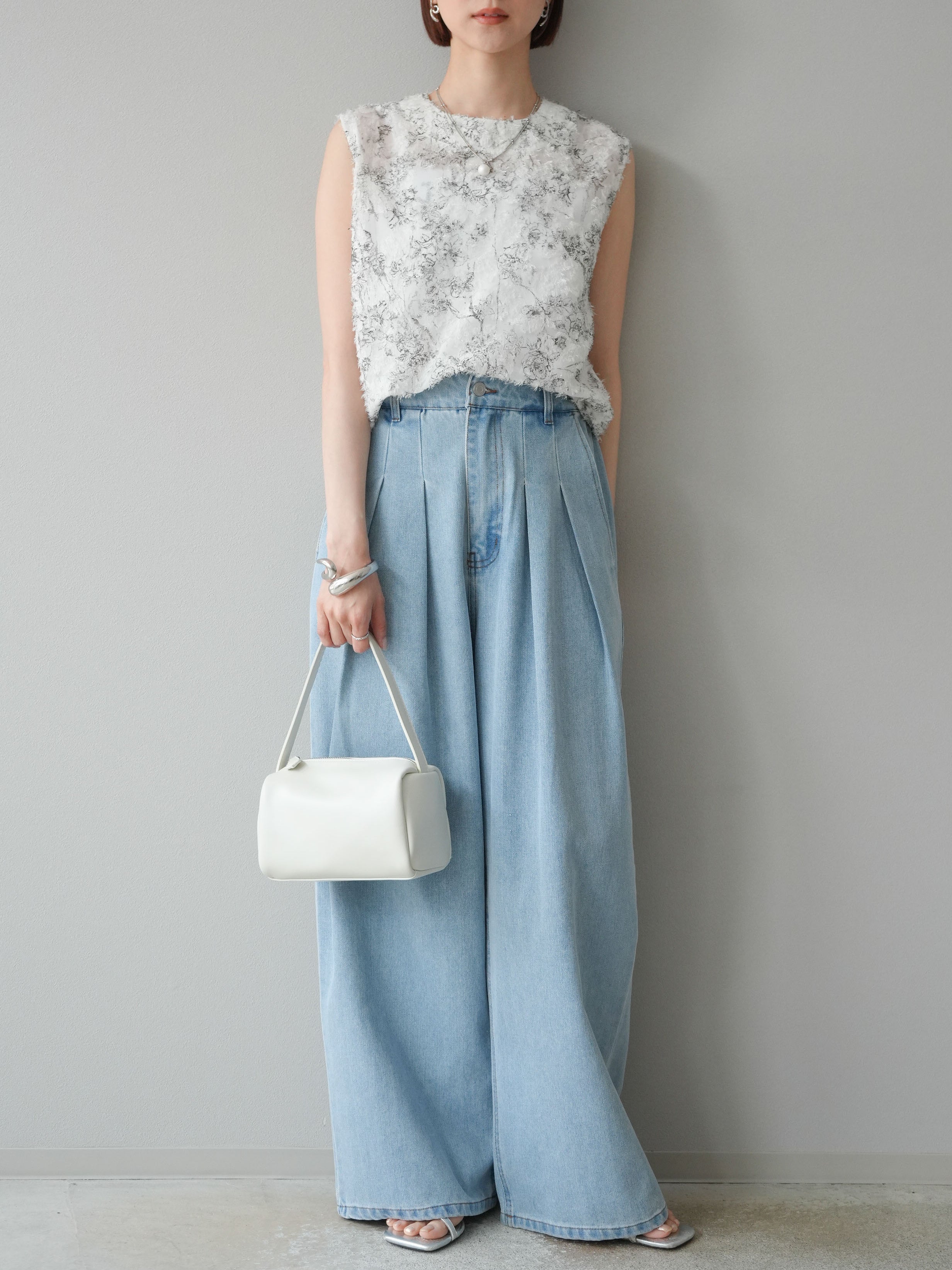 予約]ダブルタックワイドデニムパンツ/ブリーチ – Lumier