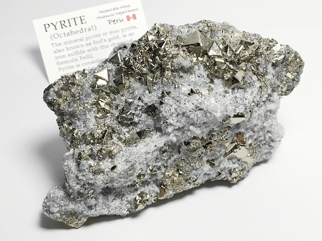ペルー産 八面体パイライト