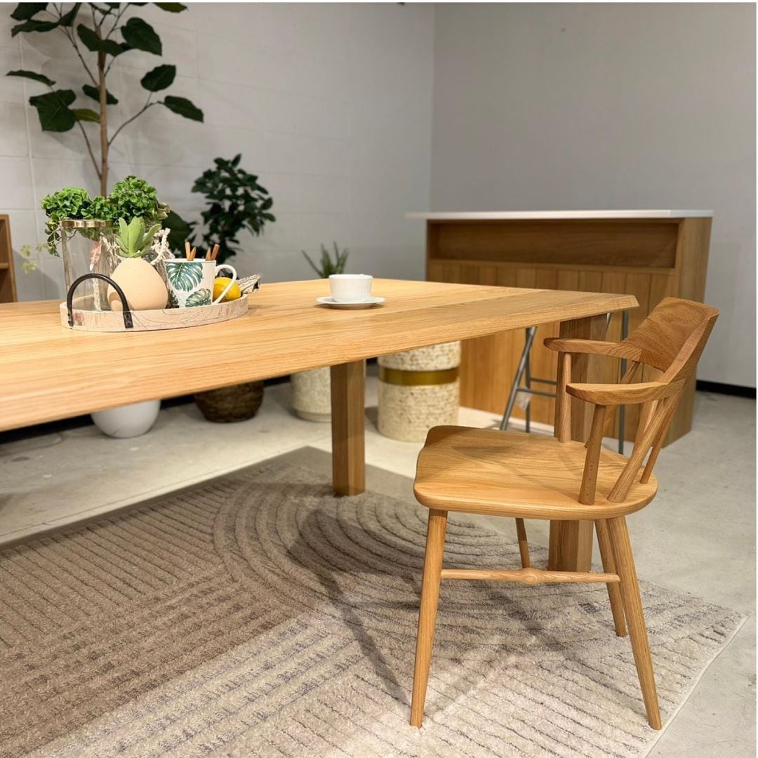 ダイニングテーブル KUYURU レッドオーク材 波型天板 柿しぶ塗装 国産