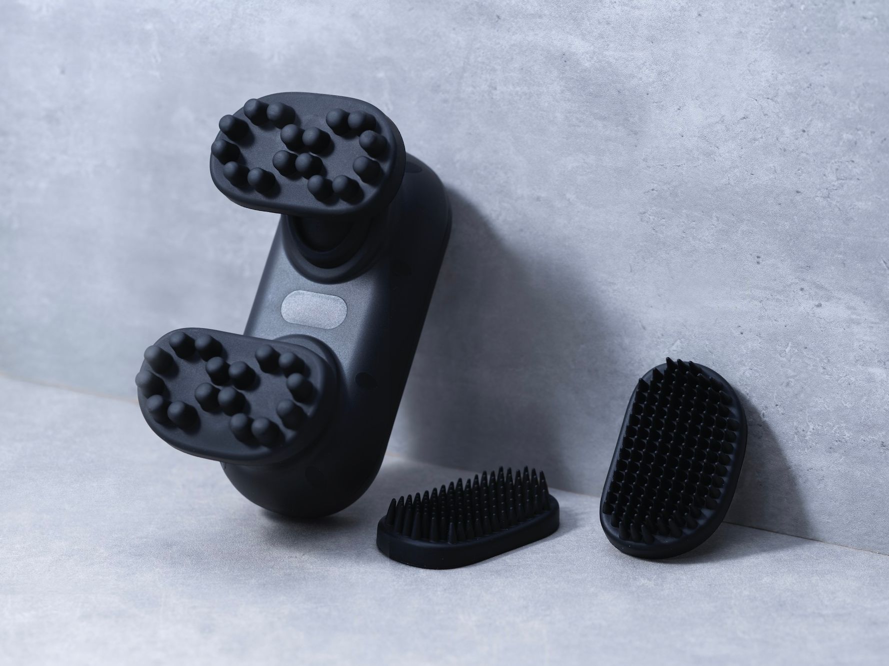 メンズ美容家電のiumからEMSヘッドスパが誕生──男性の硬い頭皮をプロ