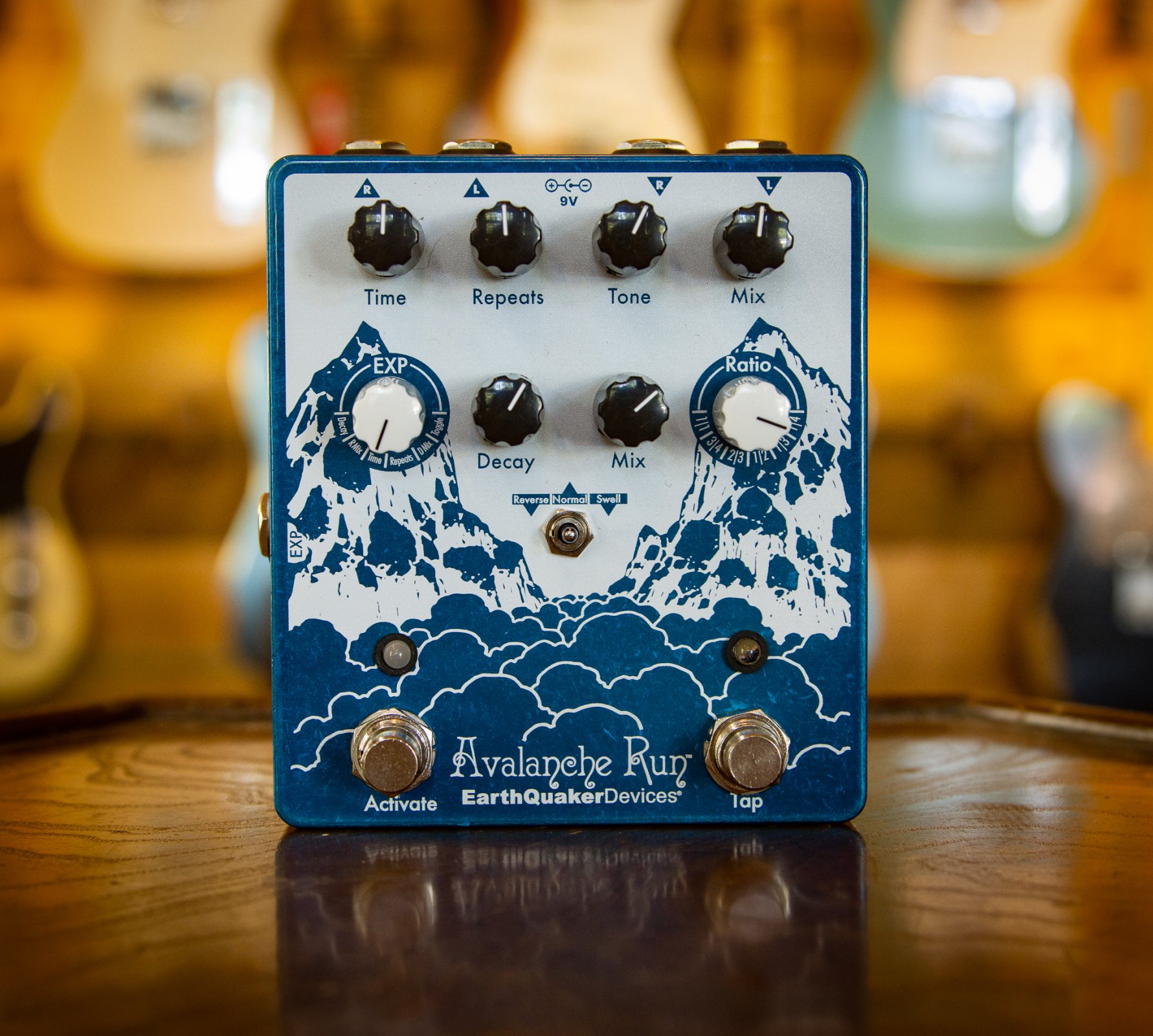 Earthquaker Devices Avalanche Run Pedal - 00