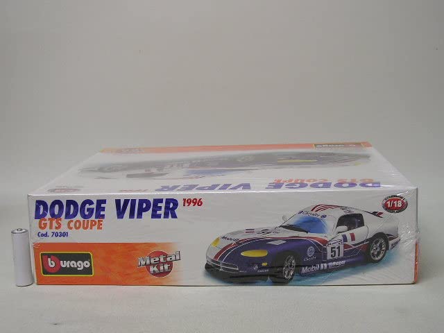 Amazon | □ブラーゴ 1/18 ダッジバイパーGTS クーペ 1996 | ミニカー