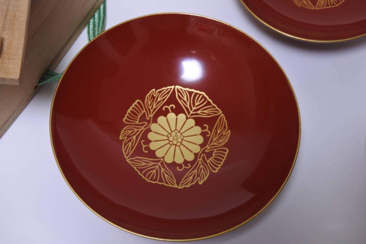 Amazon.co.jp: 皇室御下賜品賀陽宮家紋入り御下賜三重盃永遠の御家宝