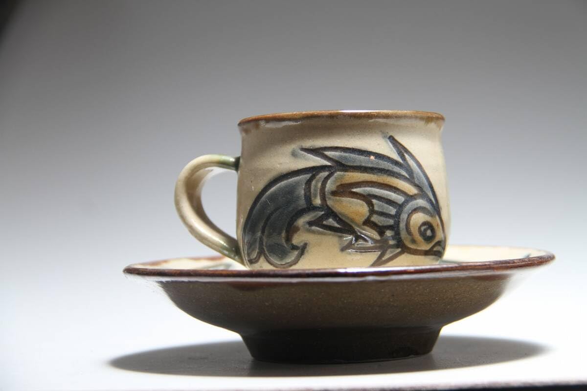 Amazon | ノーブランド品沖縄初人間国宝金城次郎窯元商品珈琲碗皿魚紋