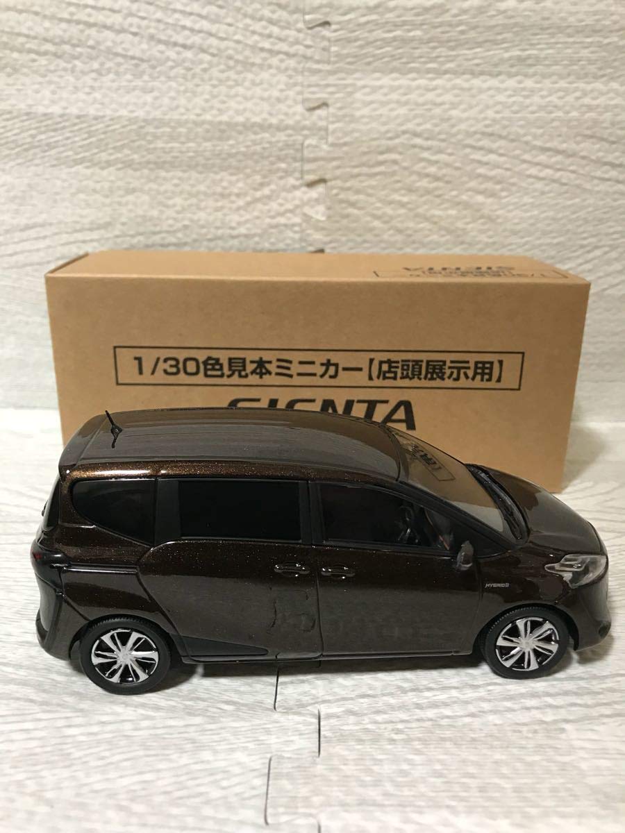 Amazon.co.jp: 1/30 ミニカー 新型シエンタ Sienta 後期 非売品 カラー