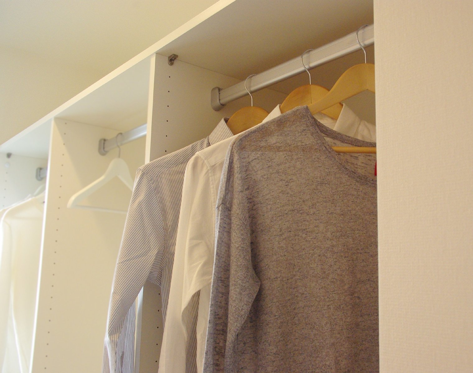 Amazon.co.jp: サワフジ 洋服ハンガー 木製ハンガー3本組 幅440mm