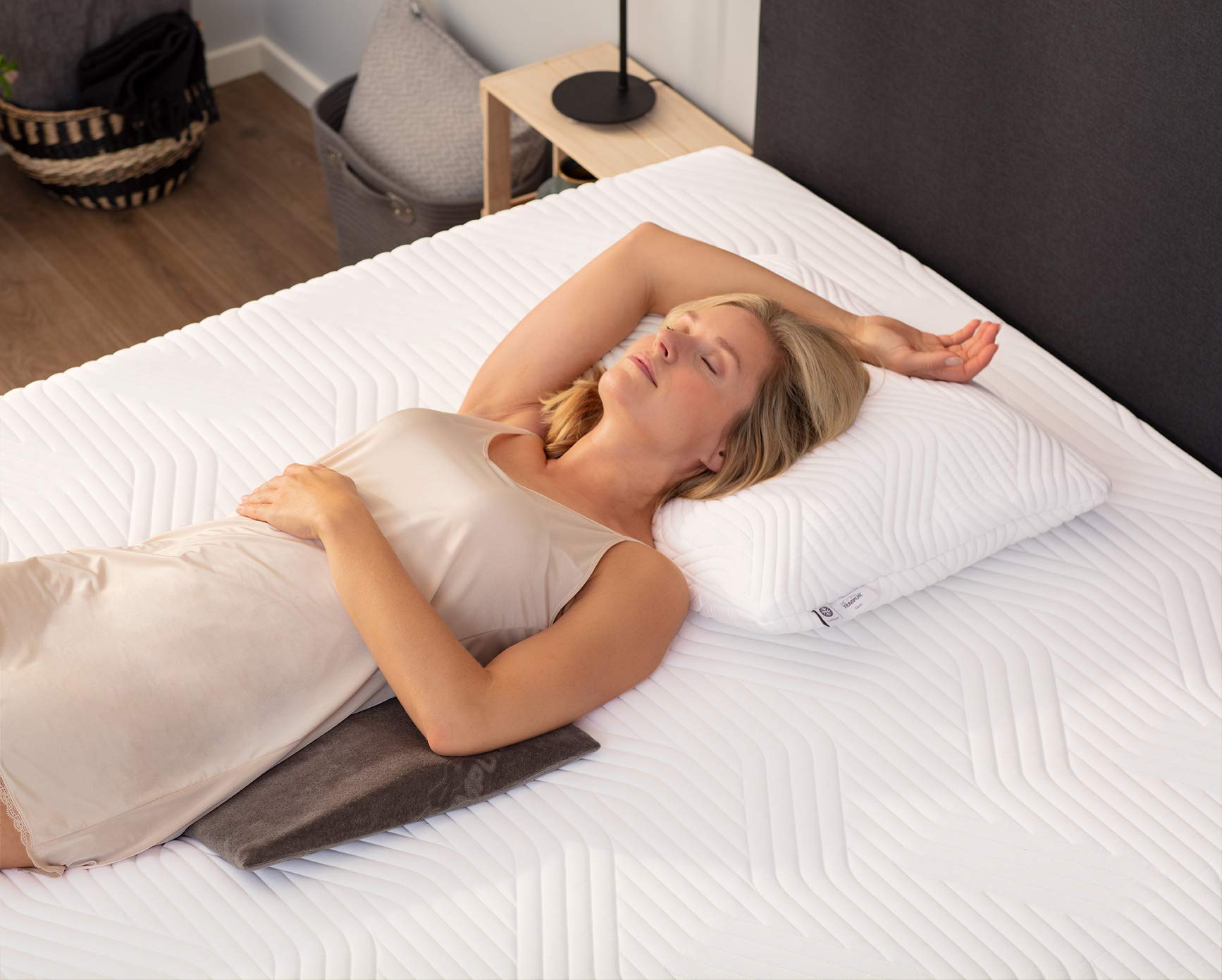 Amazon.co.jp: テンピュール(Tempur) クッション 腰枕 ベッドバック