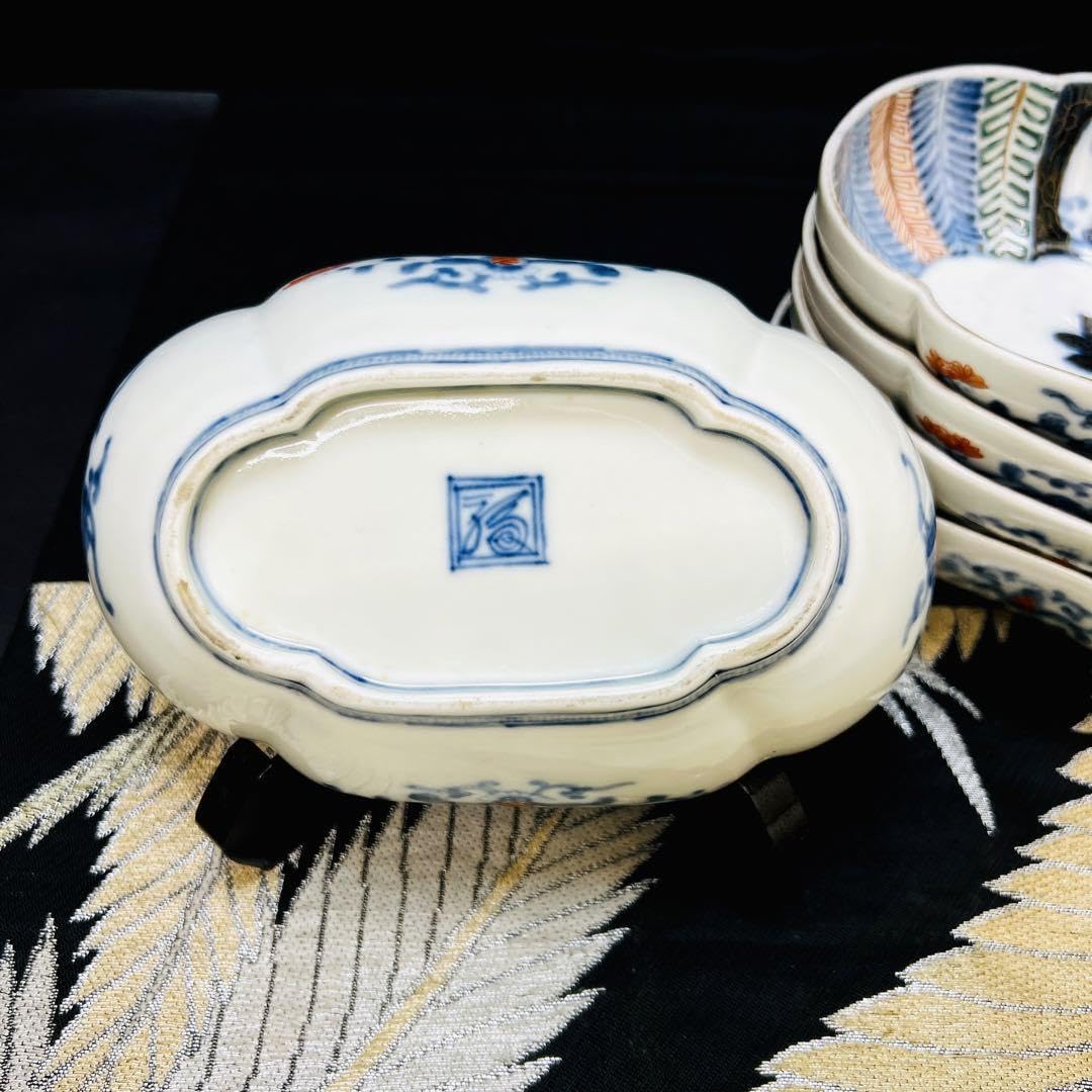 Amazon.co.jp: 酒井田柿右衛門作 渦福角福銘 染錦水面花絵拓榴文 高台