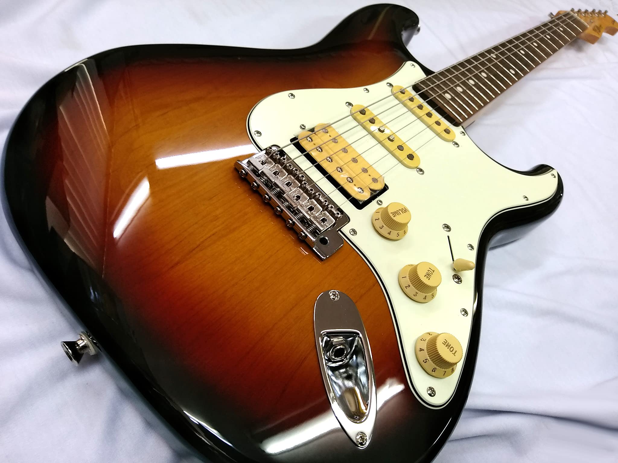 Amazon | 長期在庫品の為アウトレット フジゲン ストラトキャスター