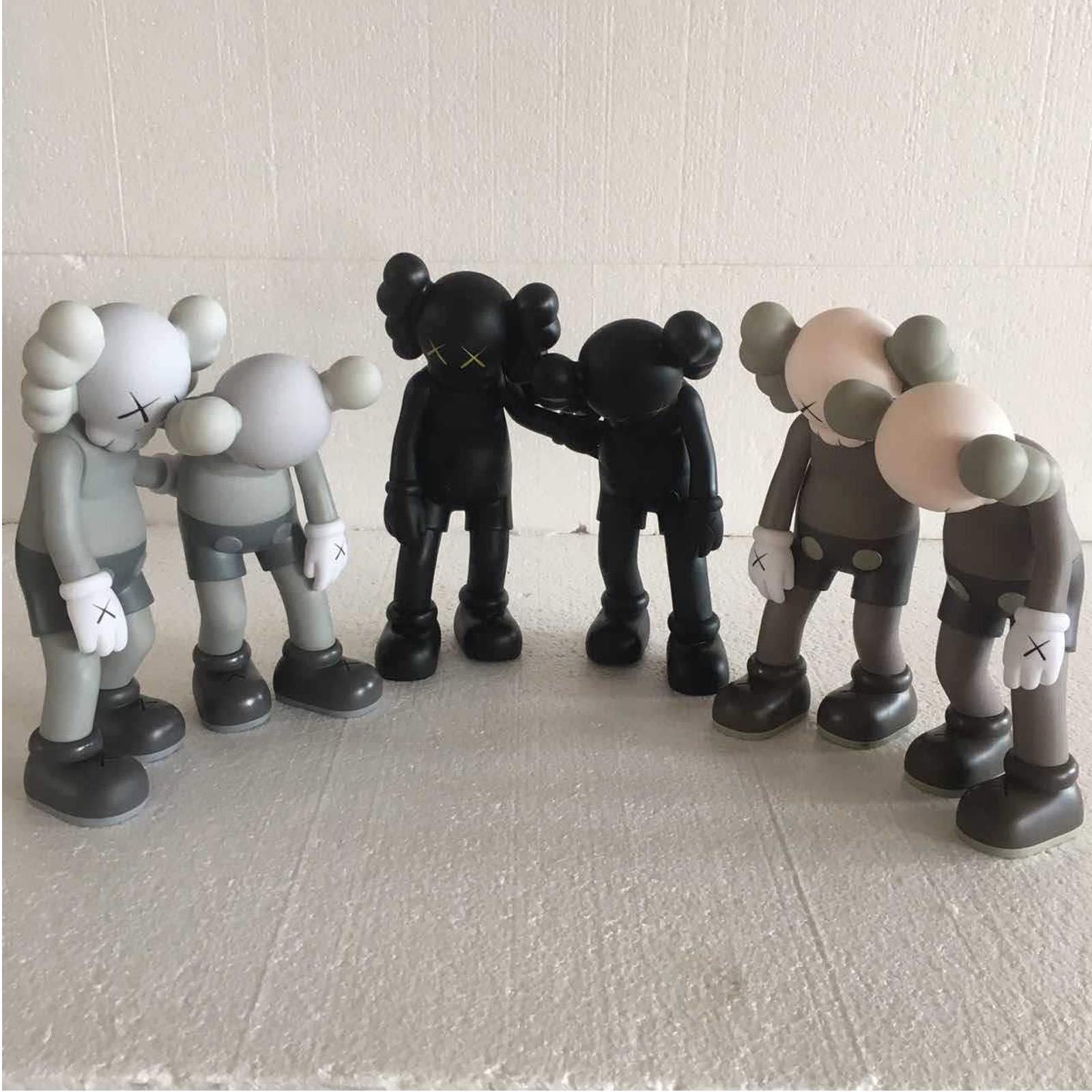 Amazon.co.jp: カウズフィギュア置物デコレーションモデルファン