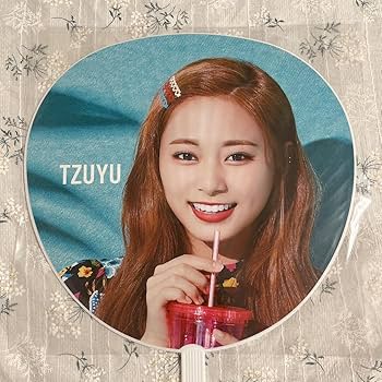 Amazon.co.jp: twice ツウィ うちわ 売り 6枚 ライブグッズ 団扇