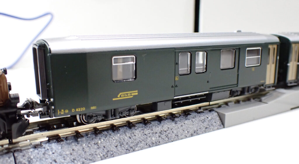 KATO】Ge6/6-Ⅰ（レーティッシュ•クロコダイル）+アルプスの緑の客車