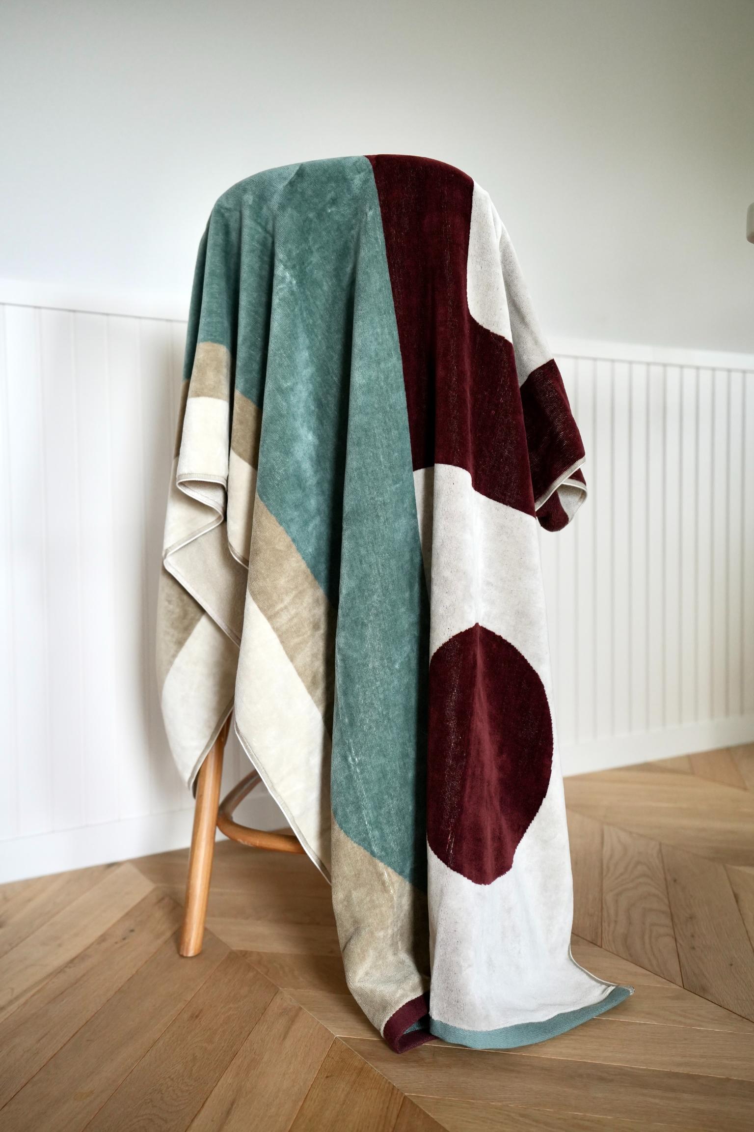 TOWEL BLANKET : Figure – MYTONE