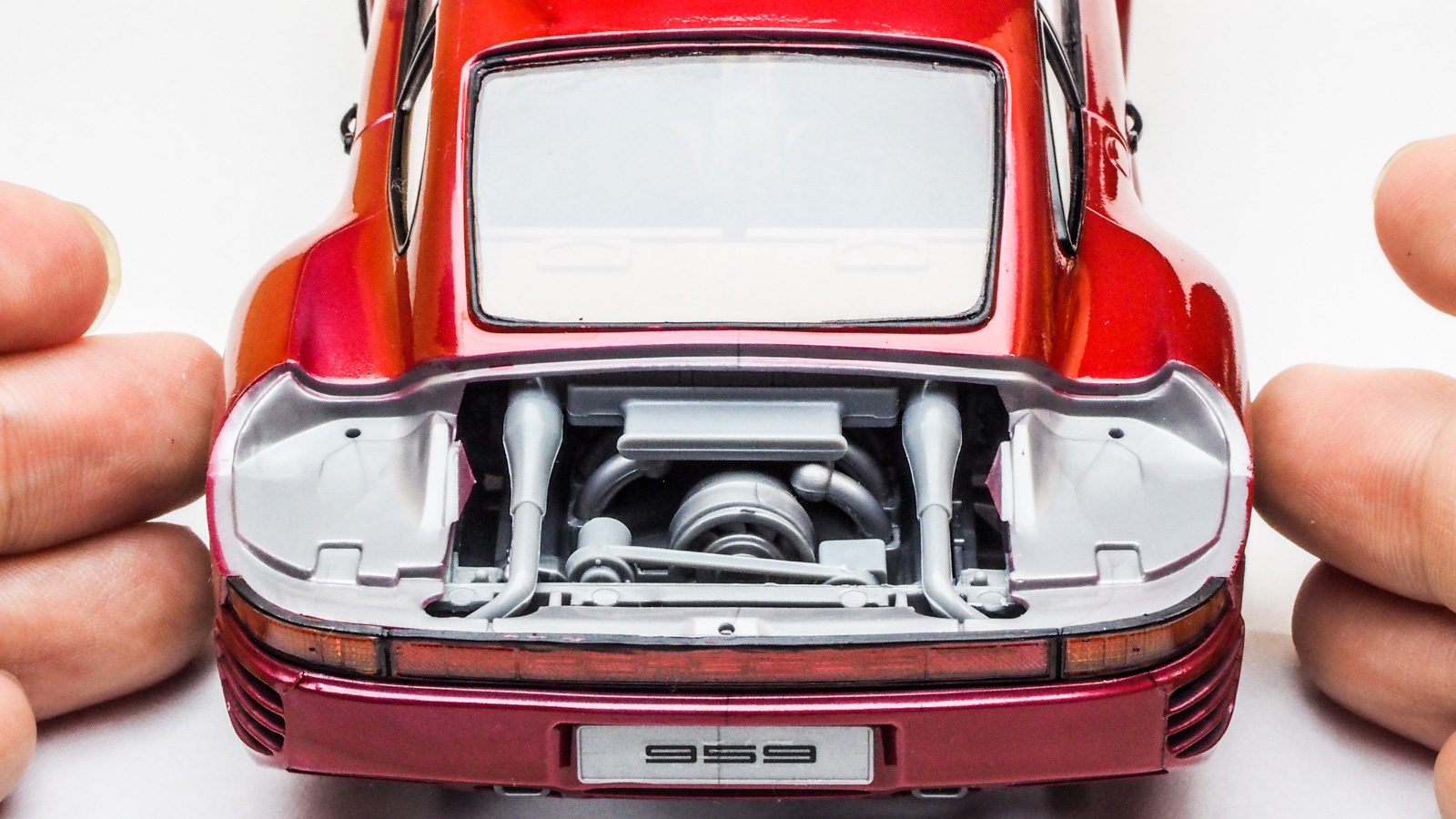 射出成型で生まれる宇宙／タミヤ ポルシェ959のゆらぎを愛す