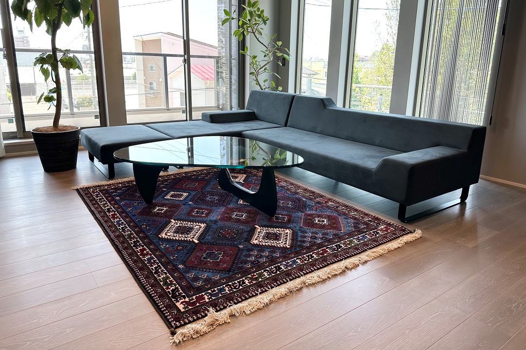 Vintage Rug Fair】納品事例：名作家具とトライバルラグ | vanilla mag