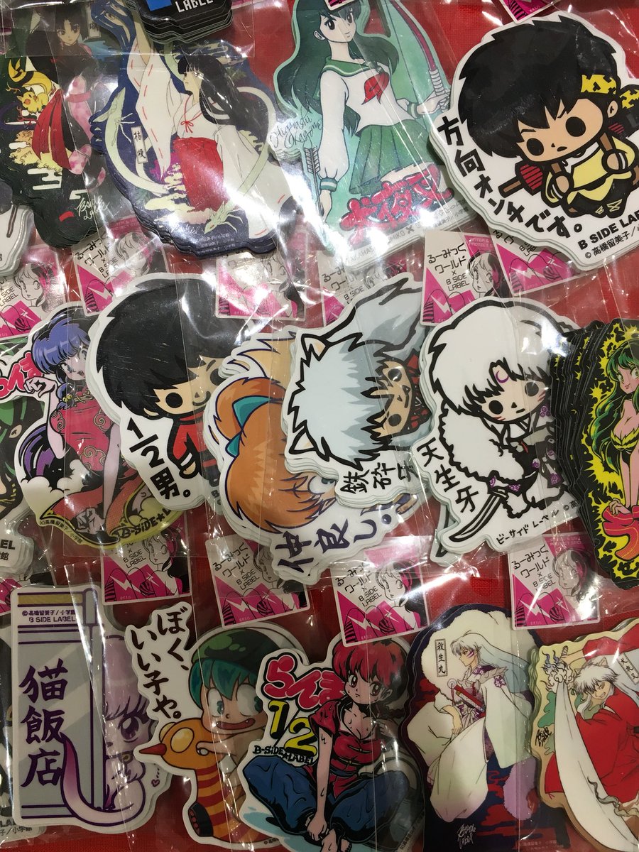 B-SIDE LABEL〟特設店舗。いよいよ始まります！たくさんのステッカー達