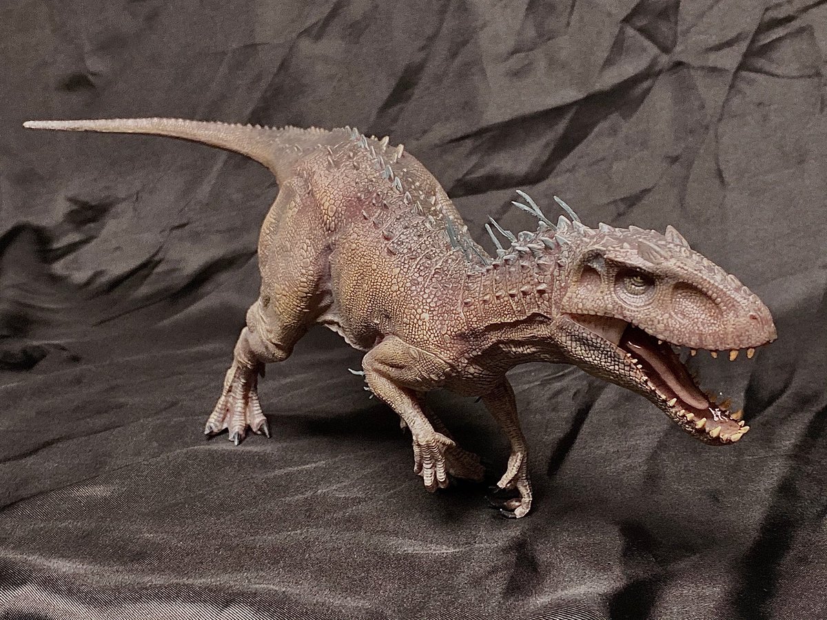 本心楠改のインドミナスレックスに植毛をしました！ 劇中に近付いたの