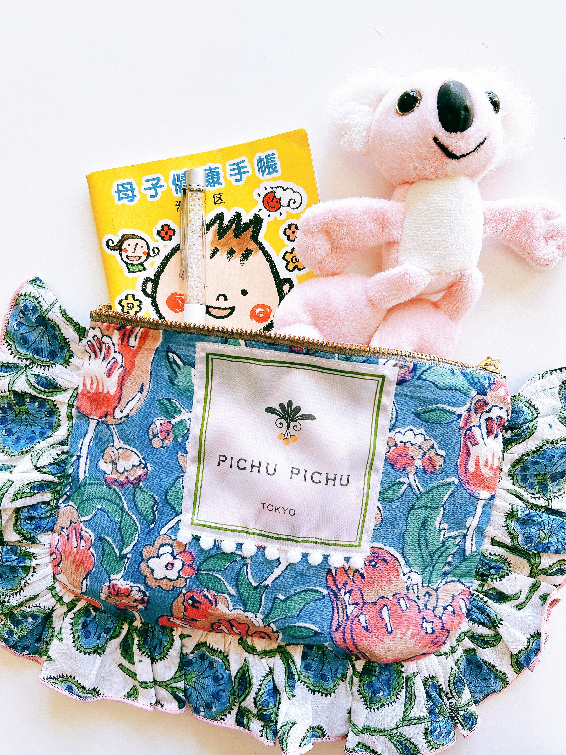 それどこの？持っていると必ず褒められるポーチはこれ♡】フラット