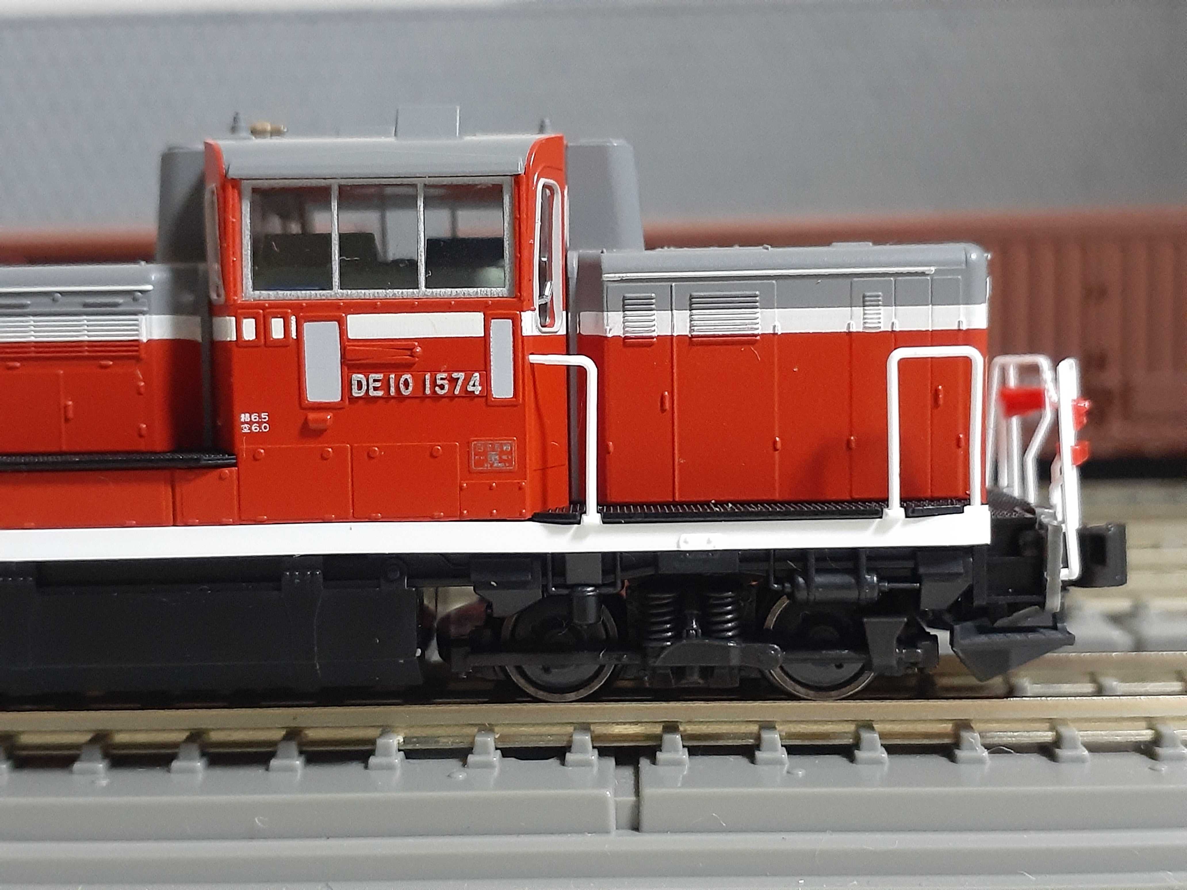 🔴🔵Kato 7011-2 DE10 暖地形 その② - 竹ノ塚総合車両センターのブログ