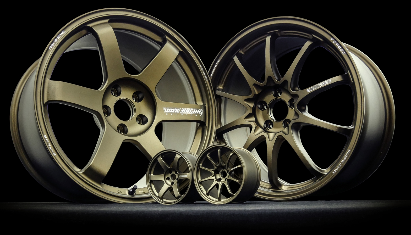 NEW RELEASE】RAYS OFFICIAL VOLK RACING 1/4 スケールミニチュア