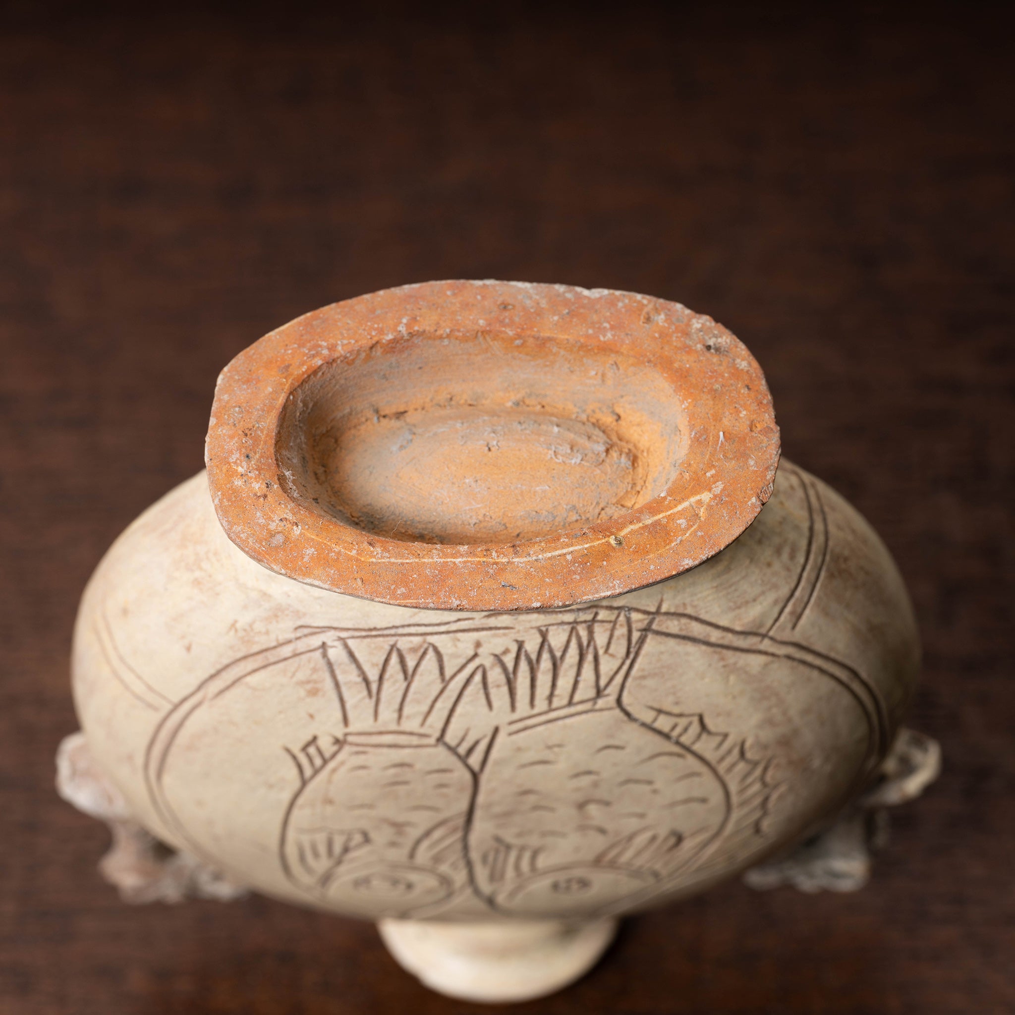 李朝 粉青沙器剥地魚文扁壺 – 燦禾 SANKA