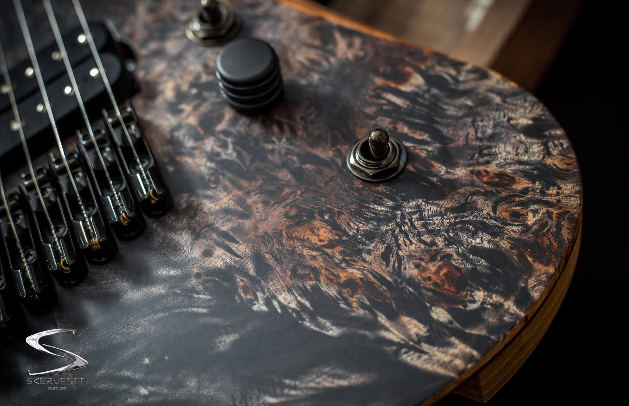 Swan 8 - Skervesen Custom Guitars