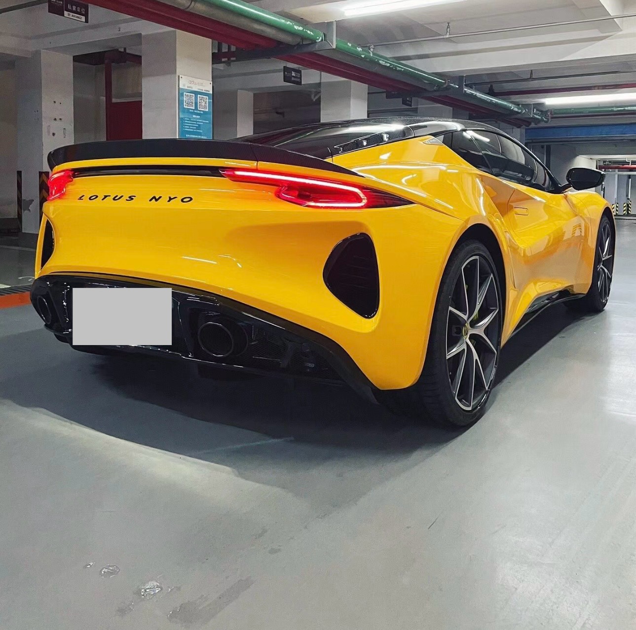 オーシャンデザイン◇ロータス エミーラ 2022年〜 ドライカーボン 3