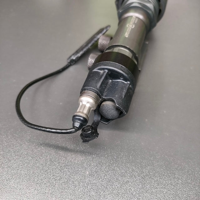 店頭販売のみ】US（米軍放出品）SUREFIRE M951 ウェポンライト [中古品