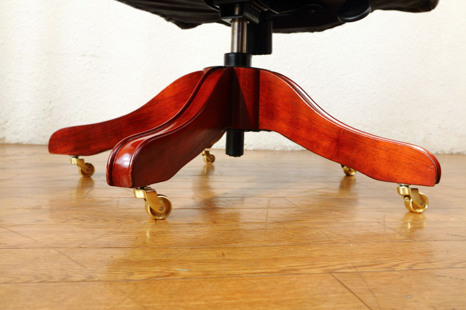 チェスターフィールド レザーアームオフィスチェア｜アンティーク家具