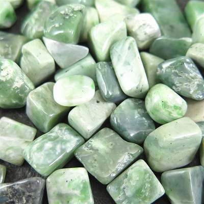 楽天市場】糸魚川翡翠 原石 45kg 一点物 鑑賞石 本翡翠 国石 風水