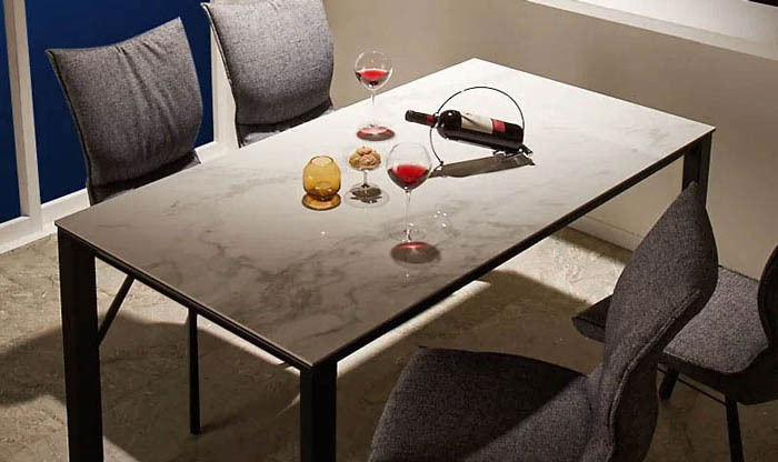 汚れにくく、傷がつきにくいシックなグレー色のオシャレな高級セラミック天