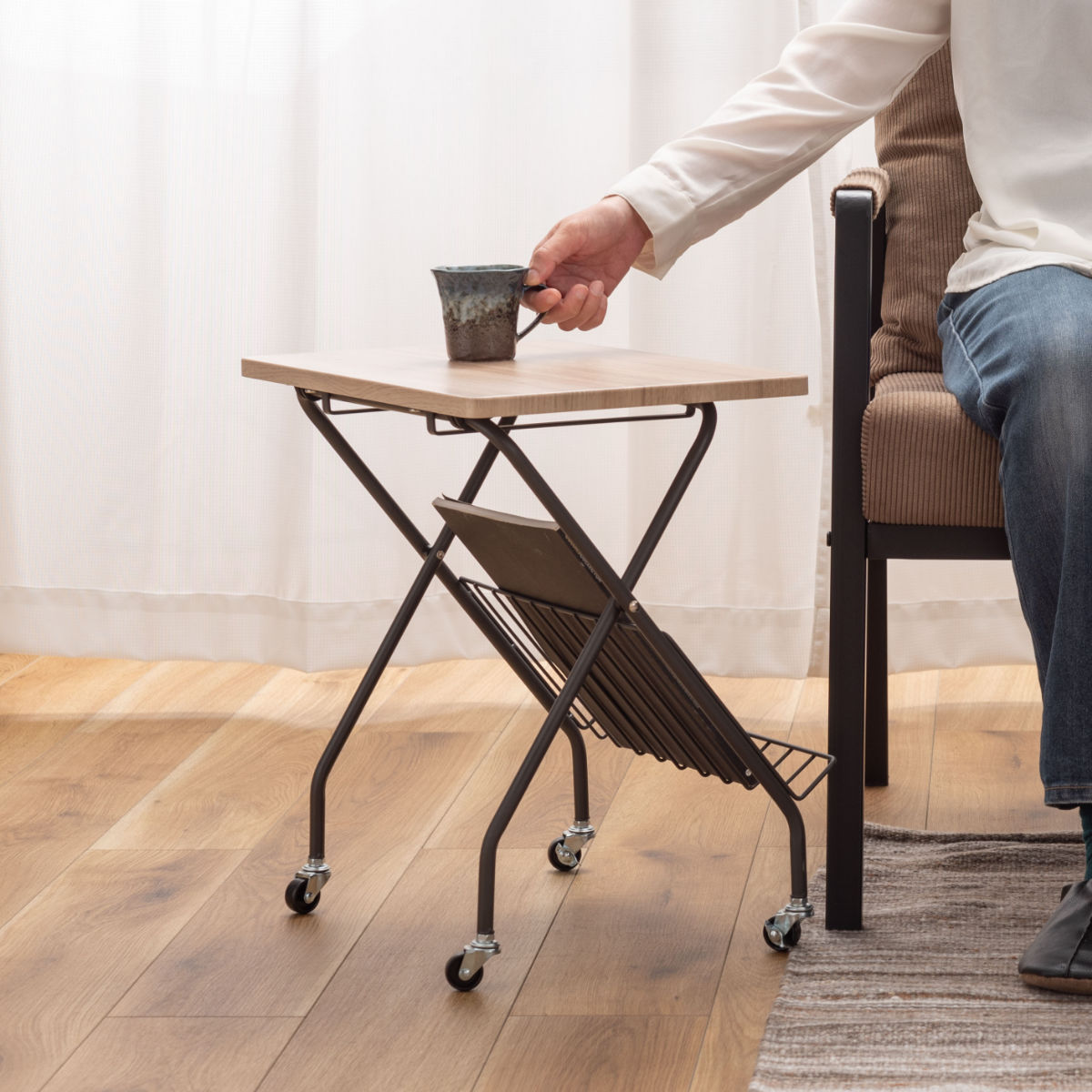 東谷 サイドテーブル 折りたたみ式 高さ47cm キャスターロック付