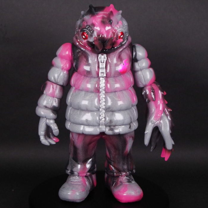 GYAROMIの「オイドシリーズ」がギャラリー＆ショップ・墓場の画廊を