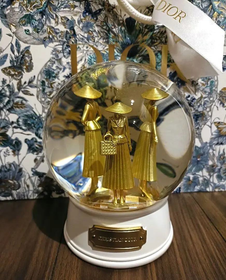 2026年最新】diorスノードームの人気アイテム - メルカリ