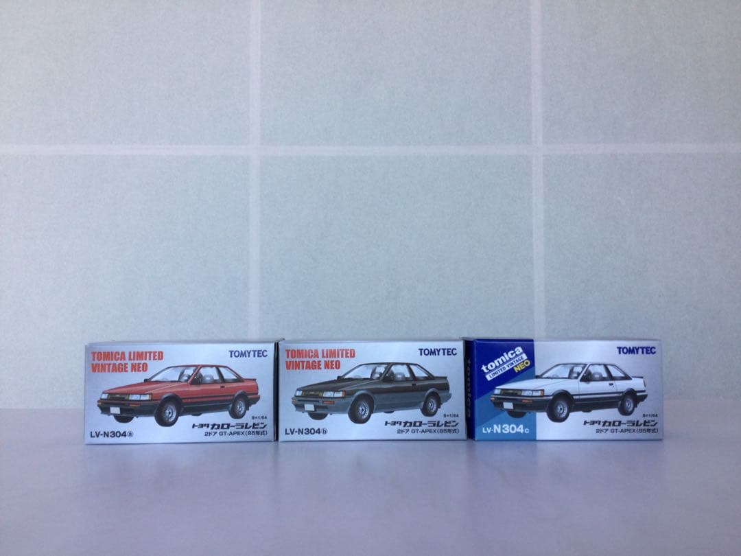 トミカリミテッドヴィンテージ カローラレビン LV-N304a,b,c3台セット LV-N304c トヨタ カローラレビン 2ドア GT-APEX 85年式（白／黒