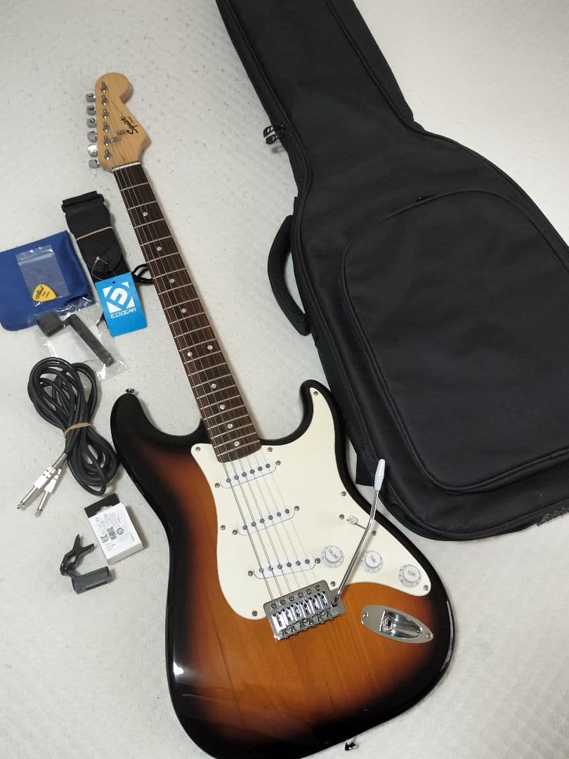 Squier by Fender スクワイヤー ストラト ケースオマケ多数付 Squier by Fender スクワイヤー ストラト ケースオマケ多数付 - メルカリ