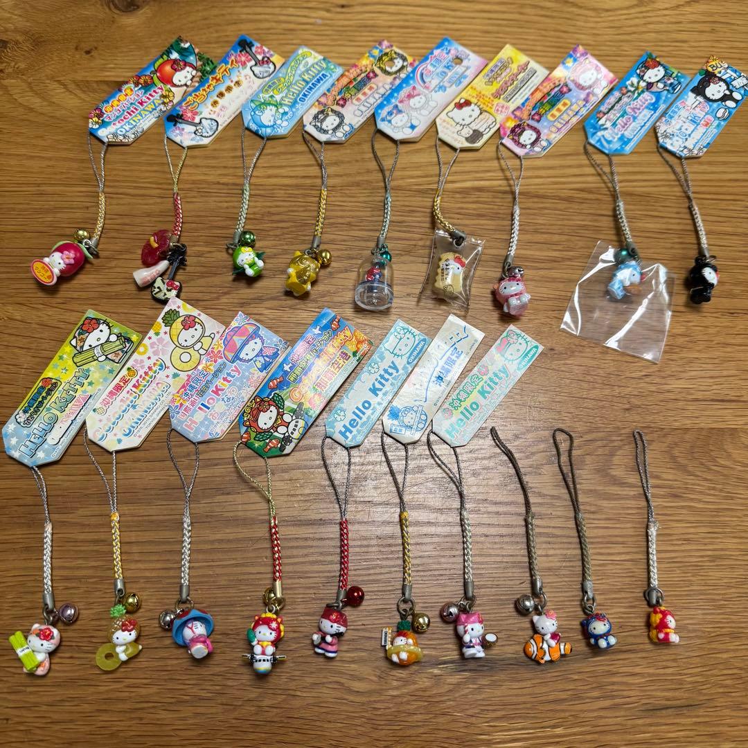 s*e様 ご当地キティ★根付け　沖縄限定19点セット ハローキティご当地限定ストライプ 根付け 沖縄限定 琉球 ハイビスカス