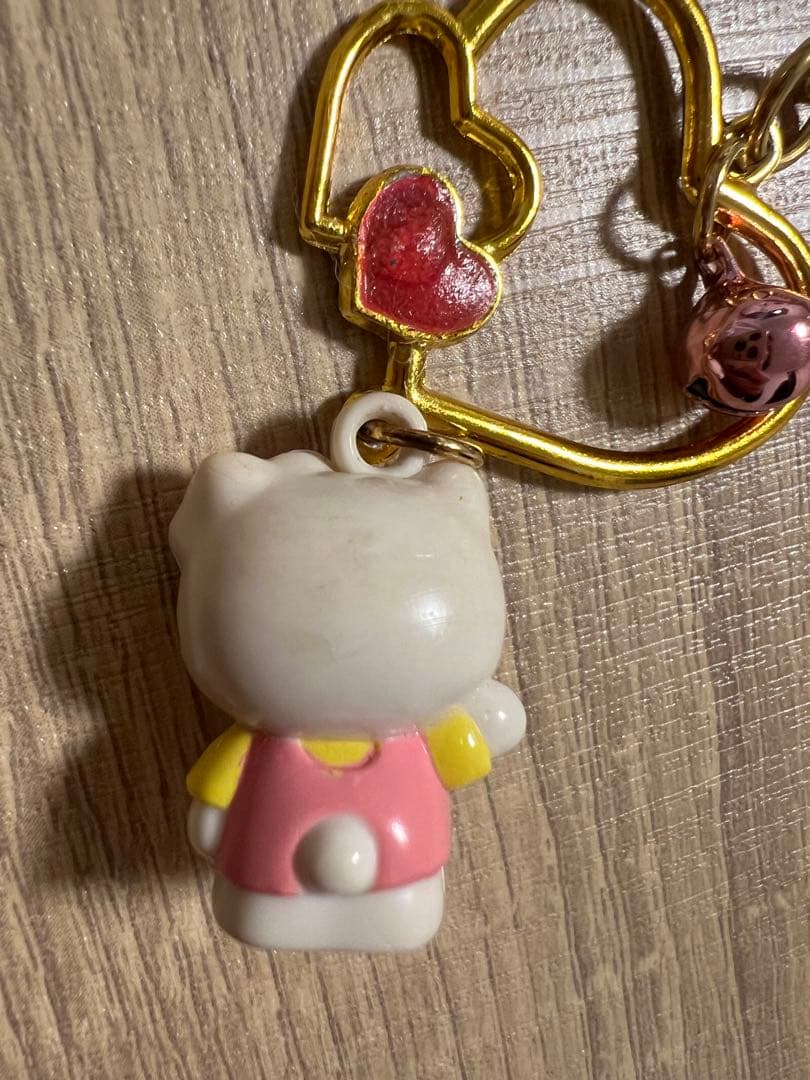 平成レトロ ハローキティ ハート型キーホルダー - メルカリ