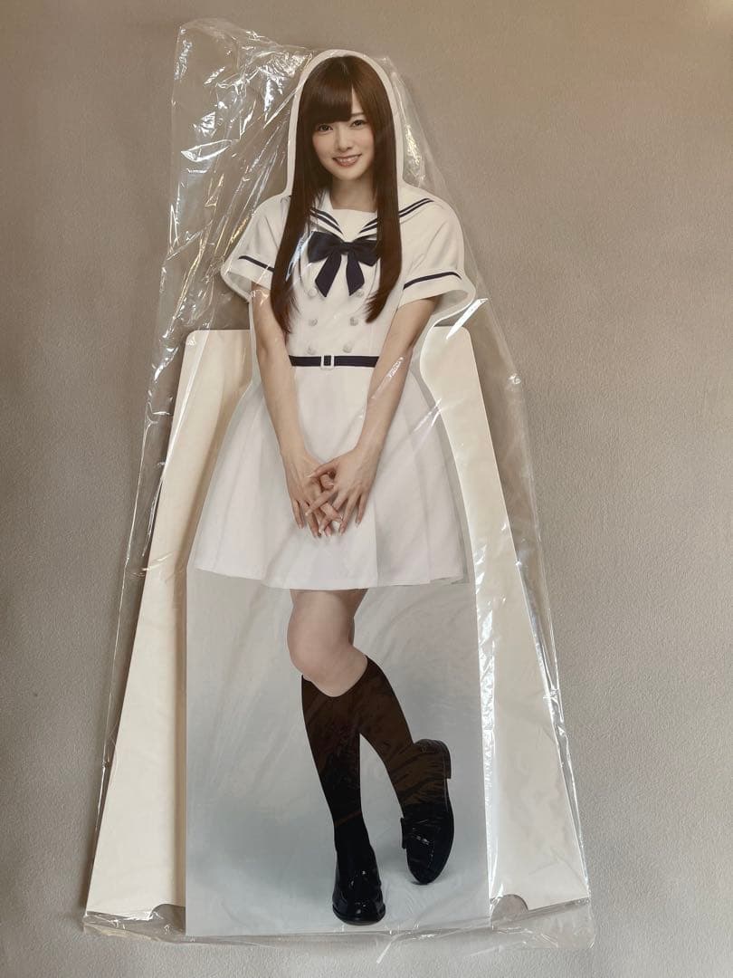(翔平、12/30まで)乃木坂46 白石麻衣　パネル ガールズルール Amazon.co.jp: 乃木坂46 白石麻衣 会場限定 ガールズルール 生写真