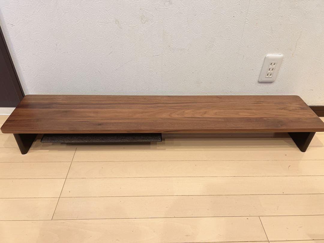 【新品】WORLD GADGETS アメリカンウォールナットデスクシェルフ WORLD GADGETSデスクシェルフ レビュー：オシャレで機能的なデスク