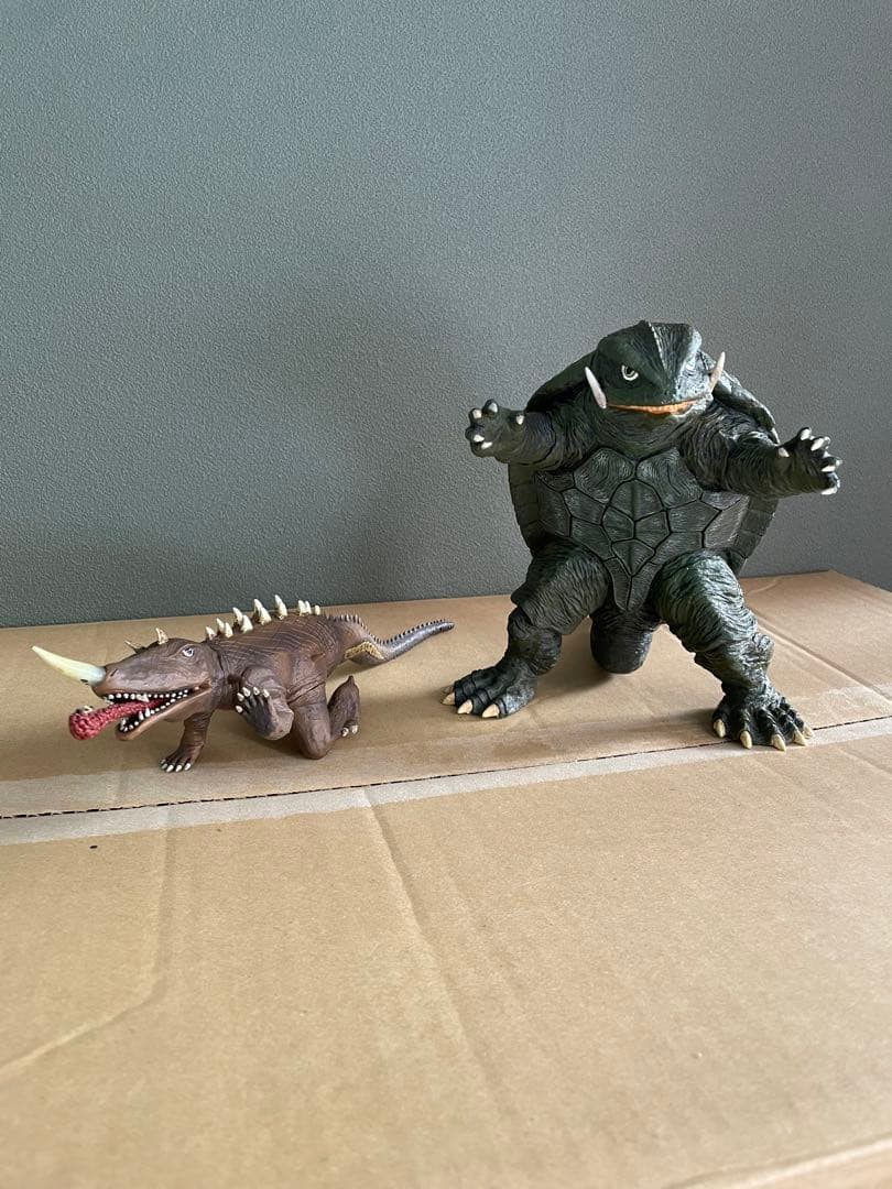 ガメラ1995レキンキャストキット完成品とユージン大映特撮シリーズ