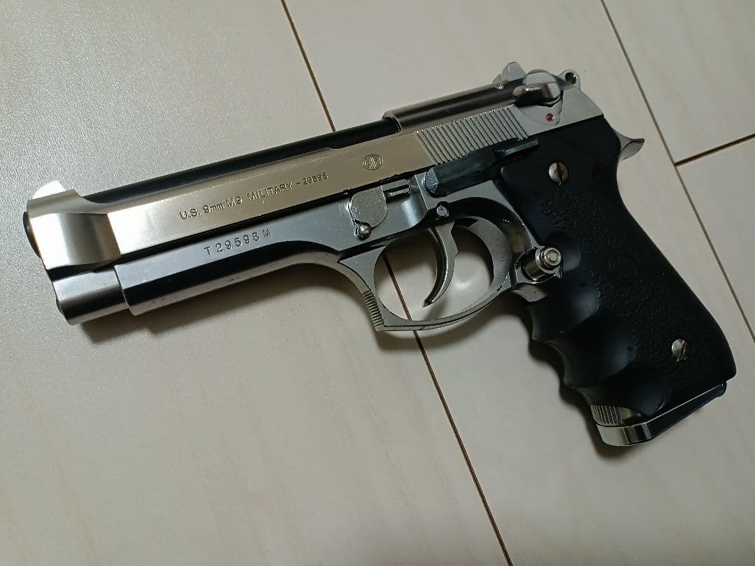 【中古品】東京マルイ 18禁 ガスガン「M92F」シルバーツートンカラー 東京マルイ】M92F クロームステンレス - ミリタリーギアBLACKBURN
