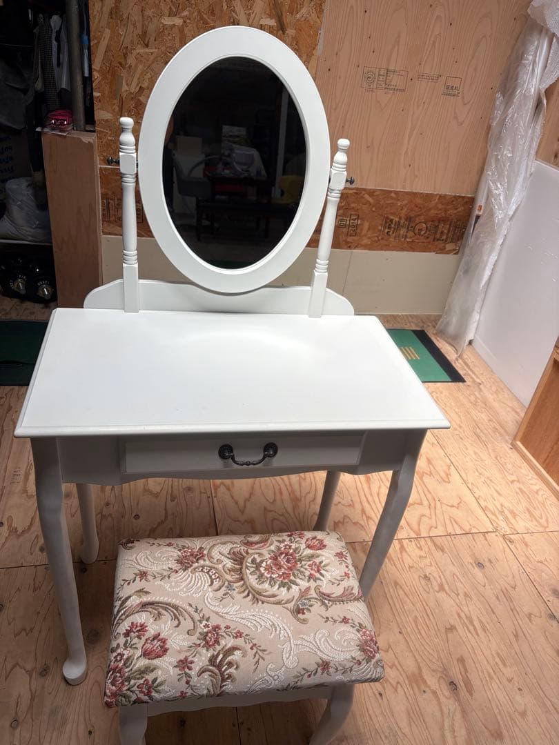 ホワイト 木製 ドレッサー・鏡台 LED照明付きドレッサーリリーベル ホワイトアンティーク色 開梱設置